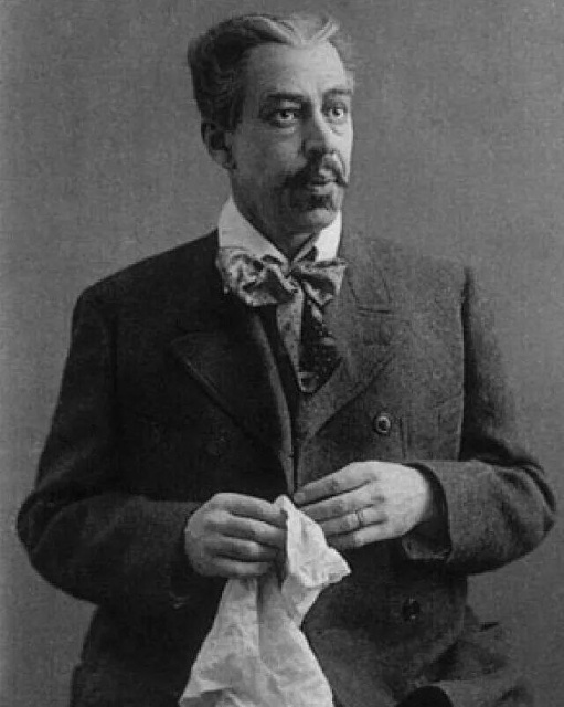  
К. Станиславский в роли Гаева, «Вишневый сад»
