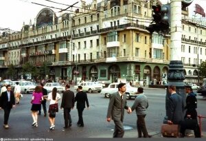    Гостиница "Метрополь в 1973 году, офис Pan Am находился в угловой части здания.