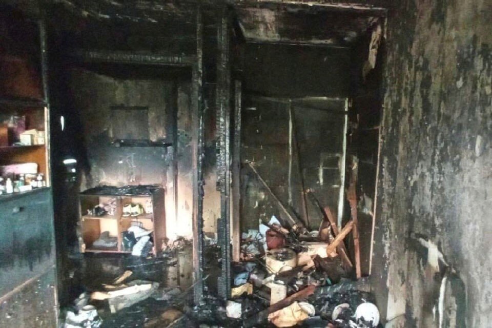     В тушении пожара были задействованы 7 человек личного состава и 3 единицы техники. Фото: vk.com/murman01