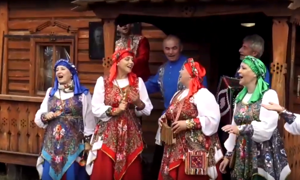 Скрин видео со страницы Оксаны Семеновой соцсети"ВКонтакте"