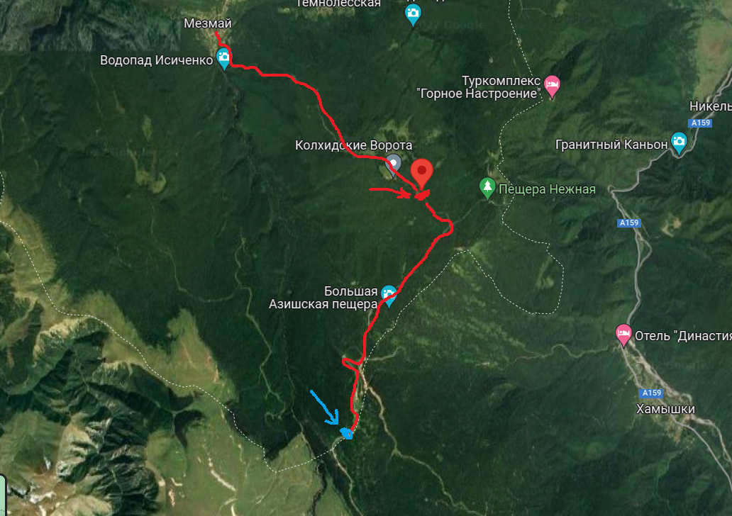 Дорога от посёлка Мезмай к плато Лагонаки выделена красным. Красная стрелка указывает на поляну Оленева, синяя на конечную точку нашего маршрута - скалу Утюг