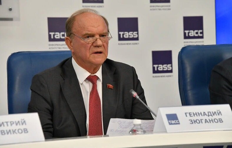 Самую бурную реакцию демонстрирует, как обычно, Геннадий Зюганов. 