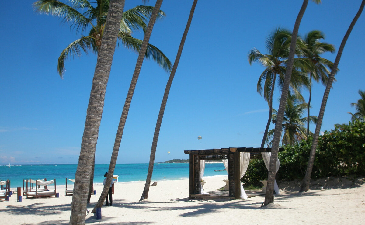    Доминикана обновила рекорд по турпотоку. Как туда долететь россиянам сейчас и сколько это стоит?