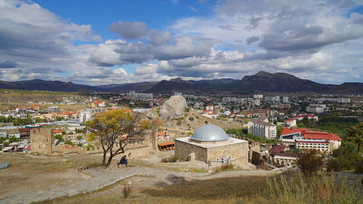 Отдых на Юго-Востоке Крыма, день 1 – наш номер в Судаке