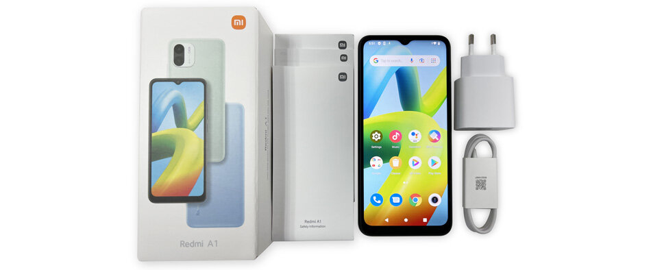 Смартфон поставляется без пленки и чехла, но не это сделало его самым дешевым Xiaomi. Фото: aliexpress.ru