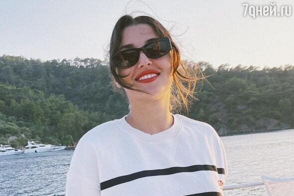    Ханде Эрчел соцсети