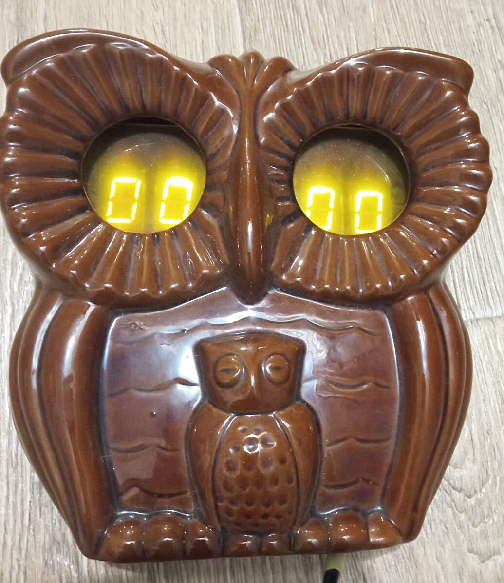 Часы сувенирные электронные «Сова», керамика, СССР. Эти часы оцениваются в 800 рублей. Фото: meshok.net