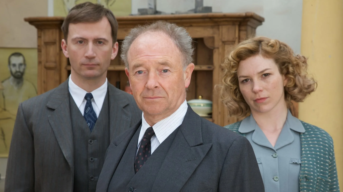 В сериале очень удачный актерский кастинг. Майкл Китчен - невероятен! Источник: mihutonline.com