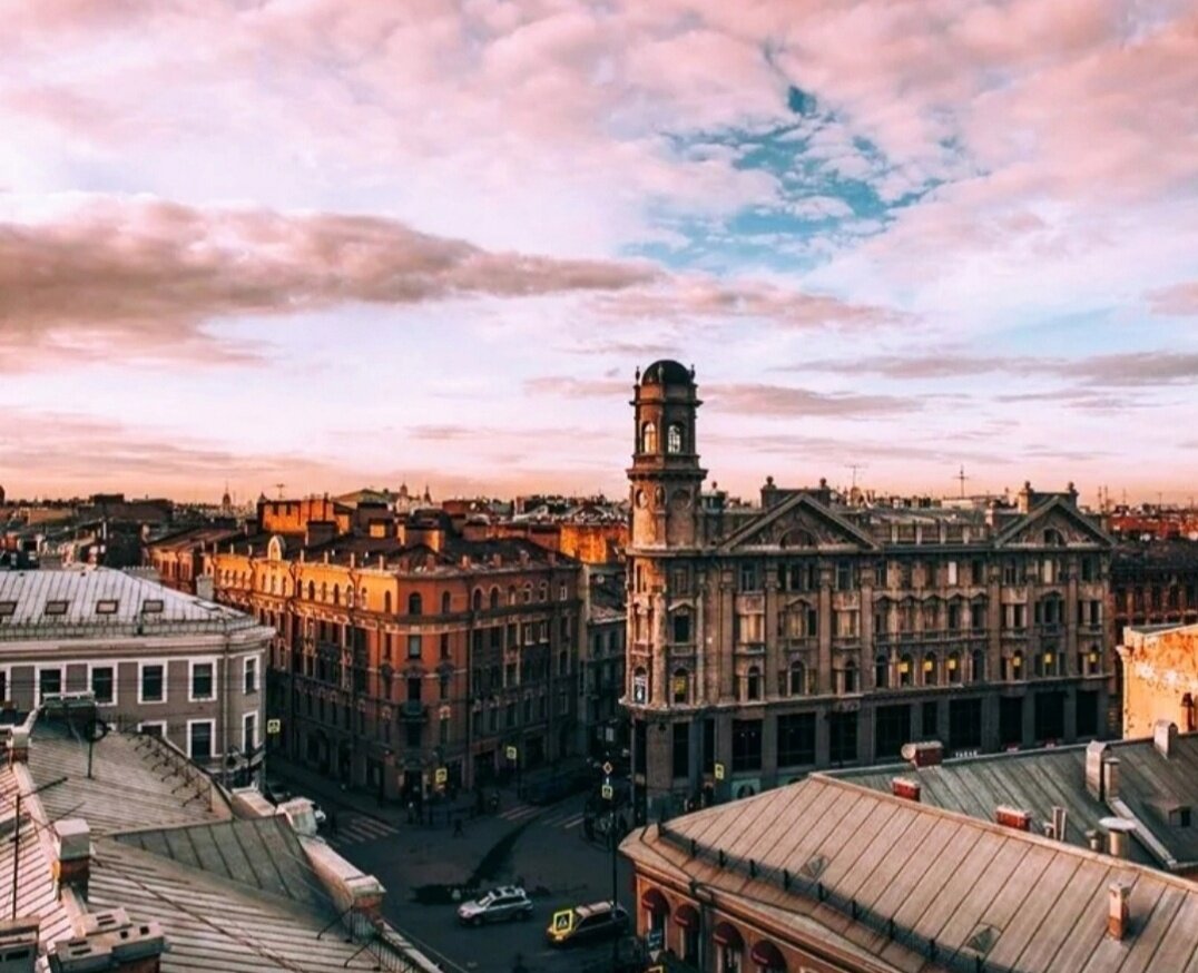 Чтобы ощутить и проникнуться духом Санкт-Петербурга, стоит посетить площадь Пяти углов.