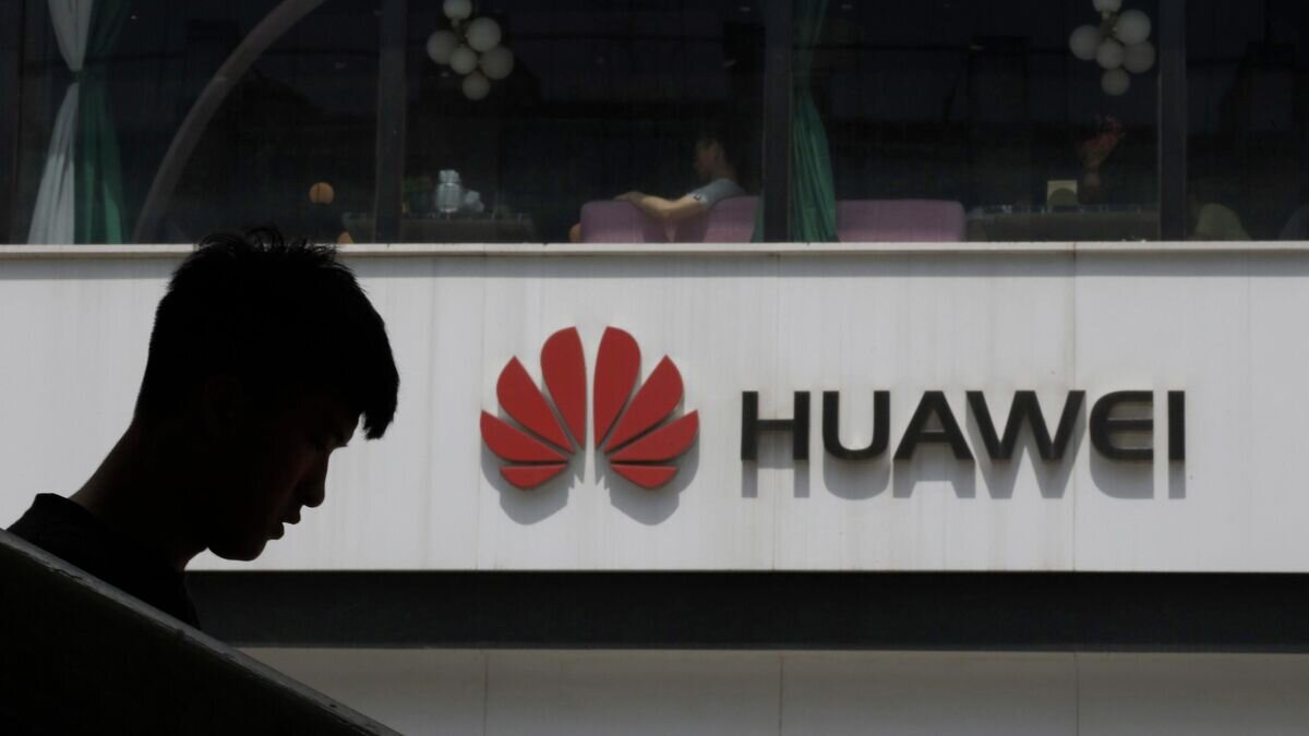    Логотип Huawei в Пекине© AP Photo / Ng Han Guan