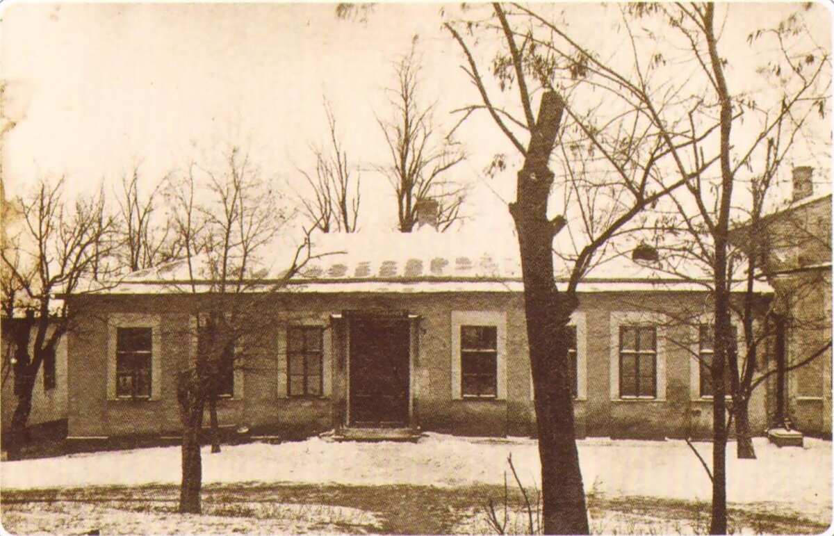 Греческая школа, в которой учились Чеховы. Фотография XIX века. Ист.: http://taganrog-gorod.ru/