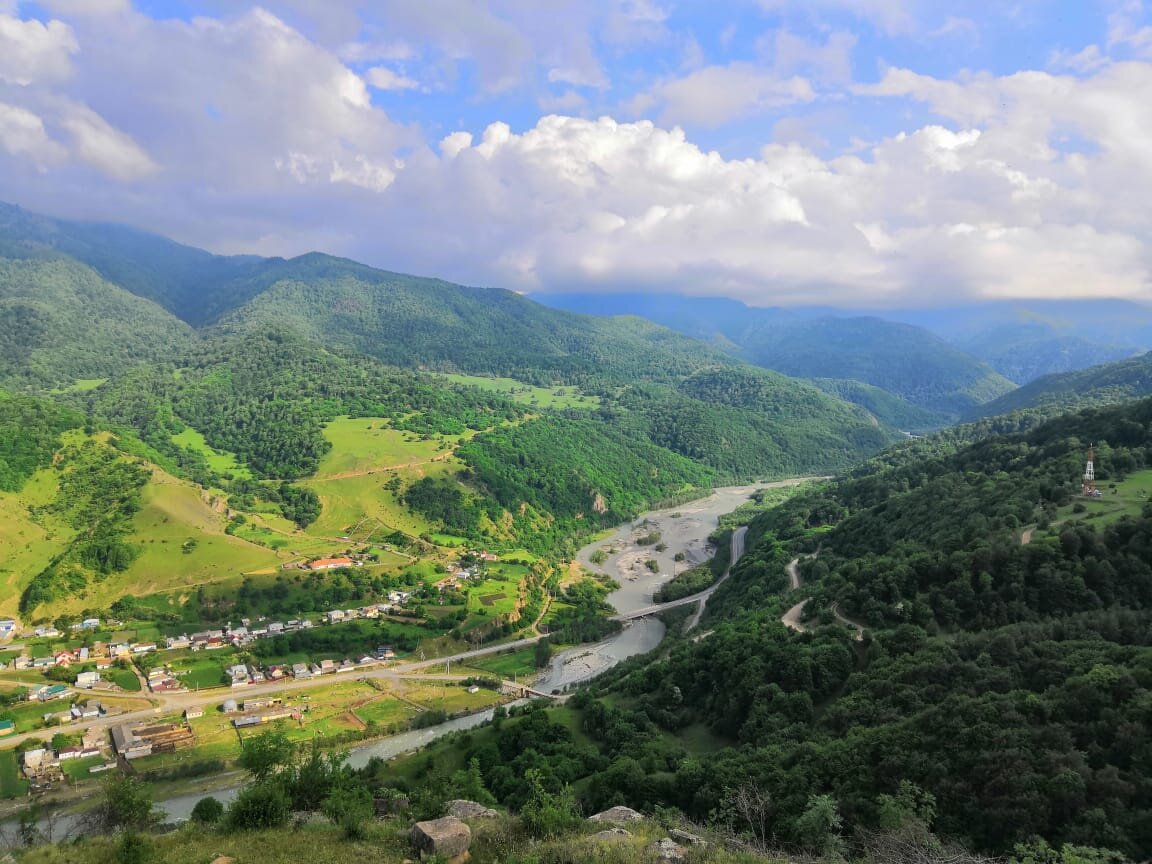 Эта фотография сделана на обратном пути, уже поднявшись к храму