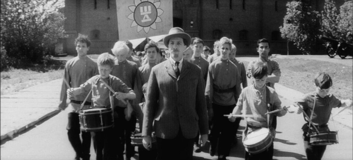 Кадр из кинофильма "Республика ШКИД", 1966 г. 