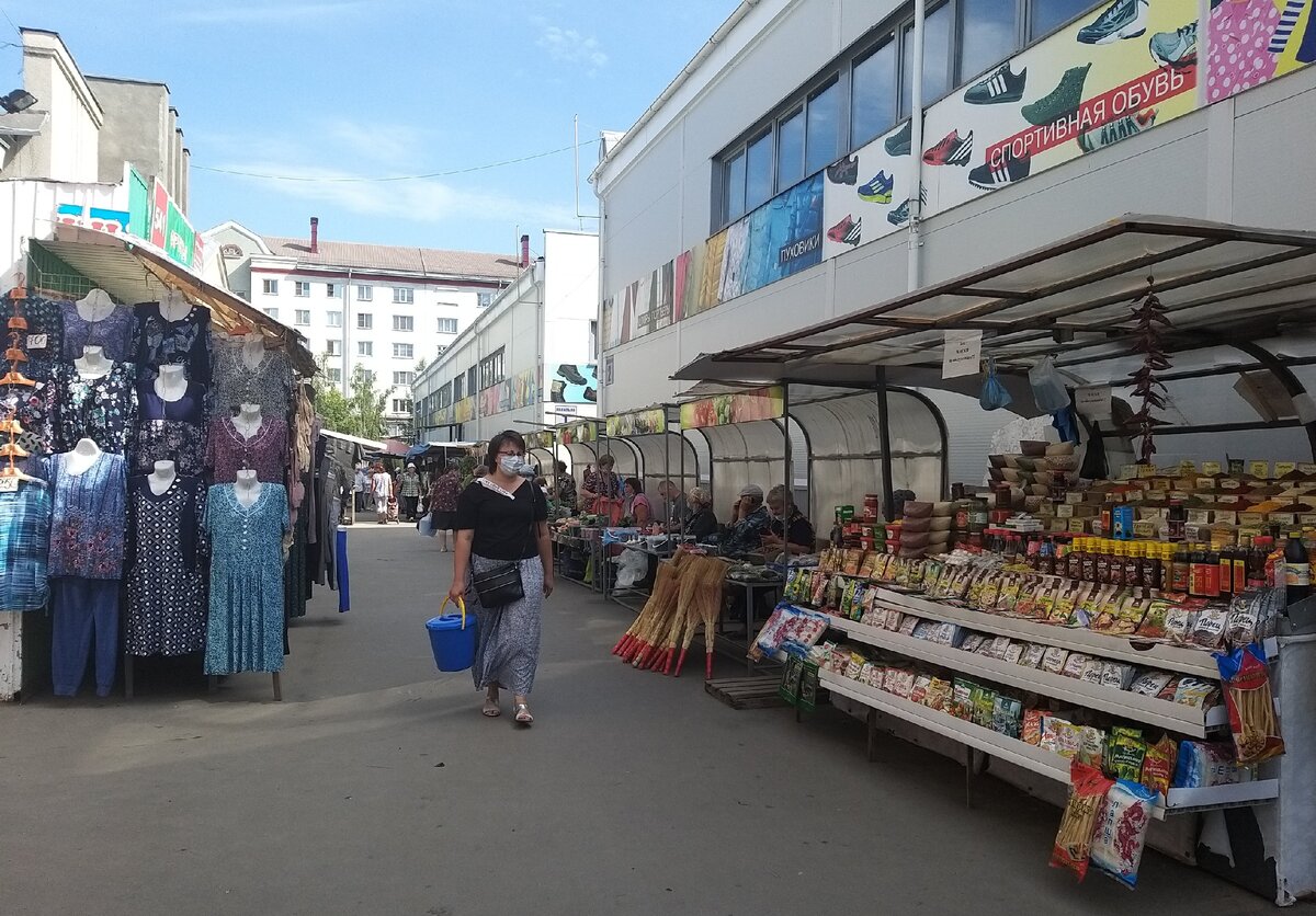 Базар новосибирск. Лелинский ринок навасибир. Город Новосибирск Ленинский рынок. Вещевой рынок в Новосибирске. Оптовый рынок Новосибирск.