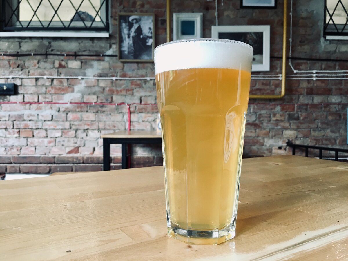 UrWeizen Hefe Hell