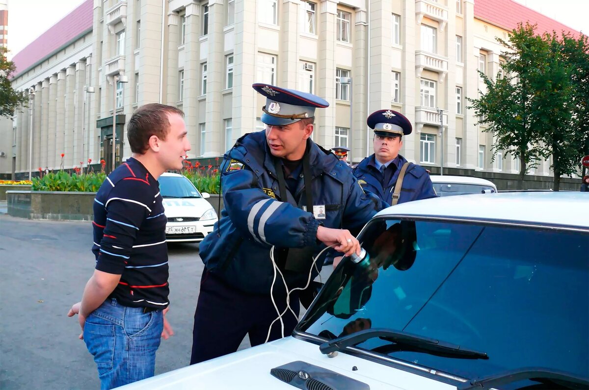 Проверка светопропускной способности. /Фото: advance-job.ru