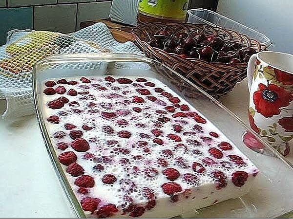 Пирог с малиной