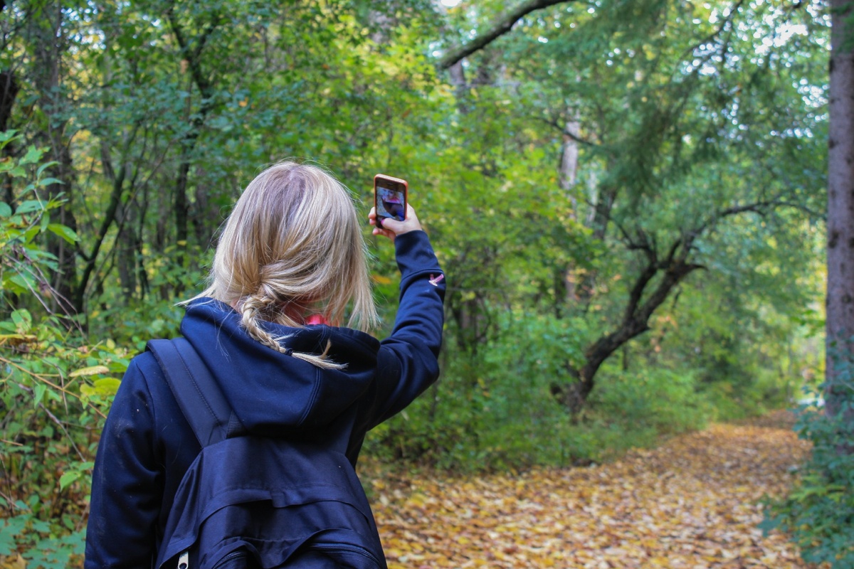 источник: https://www.hln.be/nina/psycho/say-cheese-selfies-delen-op-instagram-maakt-je-gelukkiger~a742bfef/  