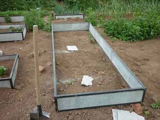 Постоянные грядки, отделенные бортами. Фото взято из открытых источников.