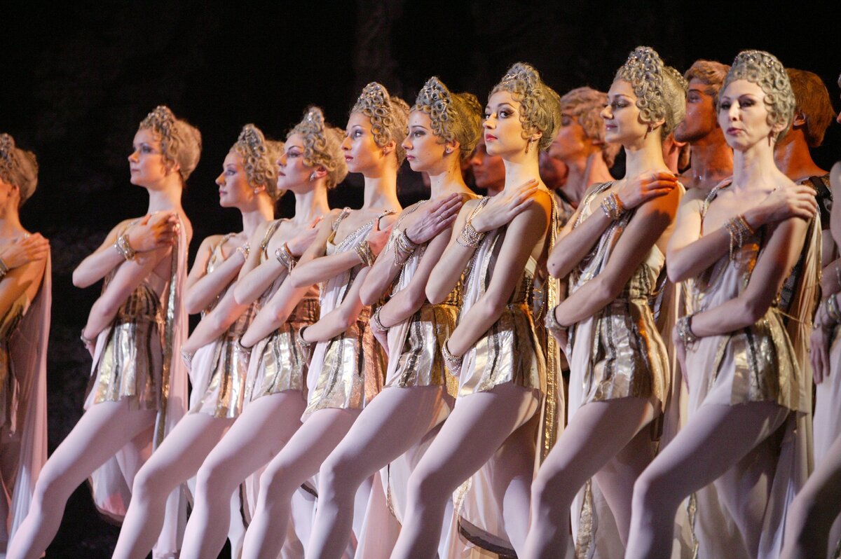 Балет Юрия Григоровича "Спартак". Патрицианки. Фото Дамира Юсупова