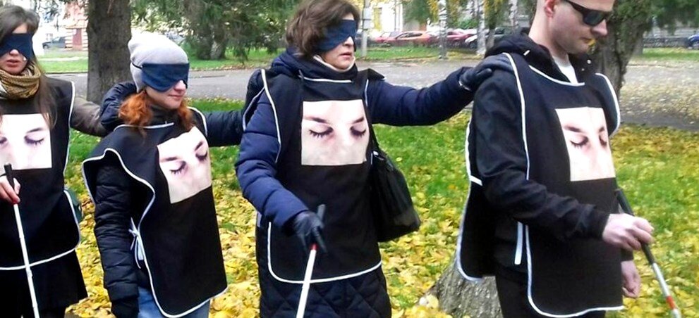 Мои коллеги на уличной экскурсии