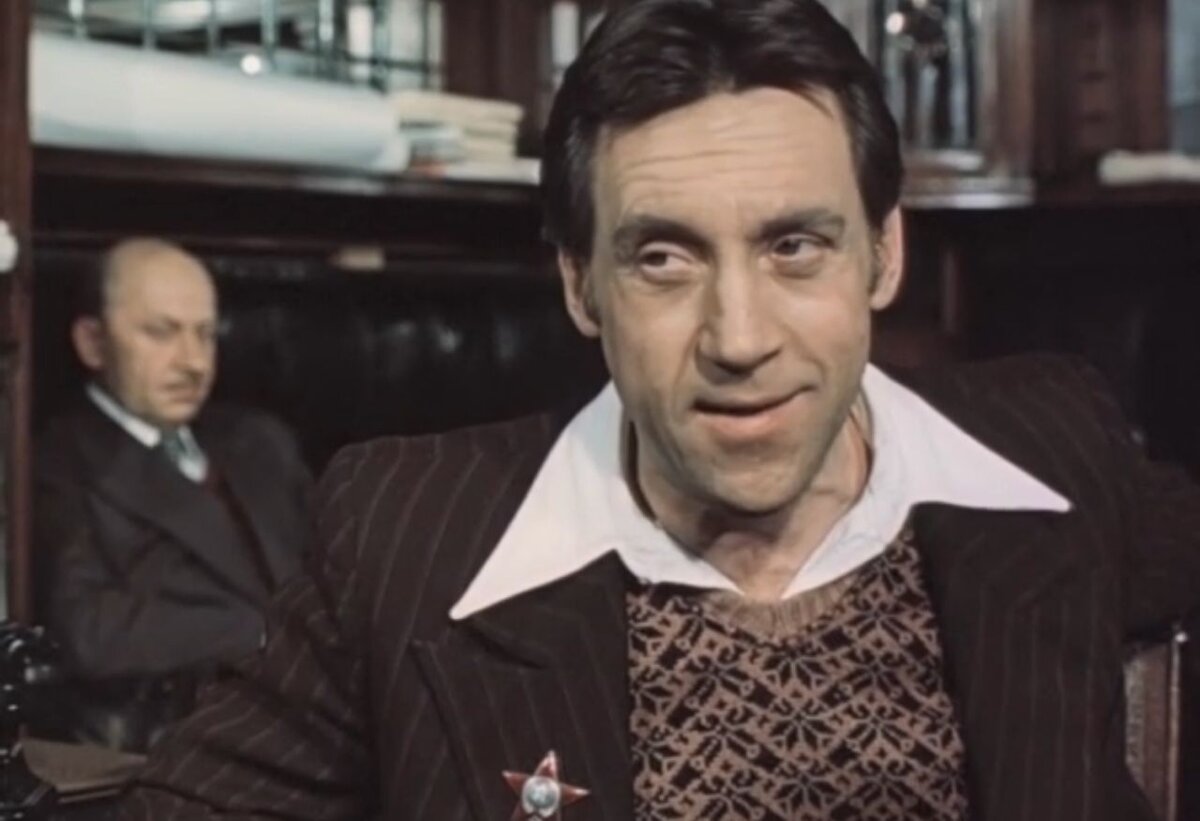 Владимир Высоцкий в роли Глеба Жеглова. Кадр из кинофильма "Место встречи изменить нельзя", 1979 г., режиссер Станислав Говорухин, сценаристы Аркадий Вайнер, Георгий Вайнер, композитор  Евгений Геворгян (скриншот)