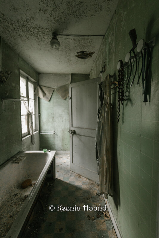 нашли дом маньяка. нашли дом маньяка. макс ващенко 2021 маньяки. домик серийного убийцы. макс ващенко машина маньяка.