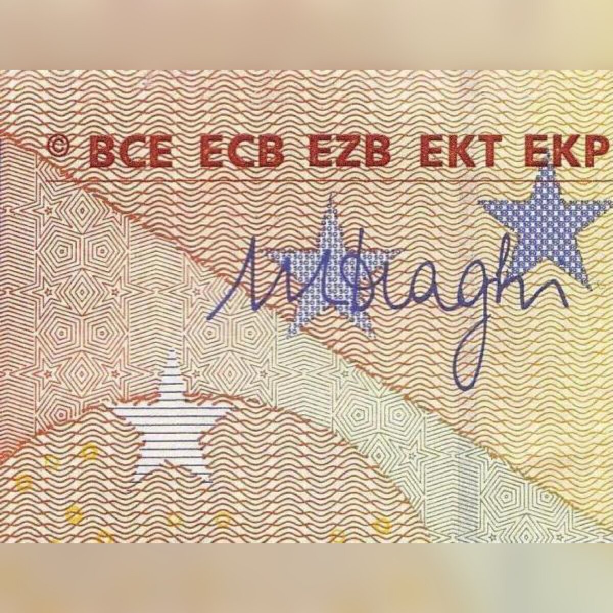 Подпись Марио Драги на банкноте евро