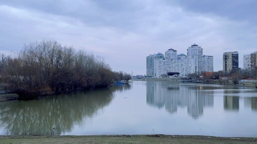 Грязь и невзрачные берега: как сейчас выглядит река Кубань в Краснодаре