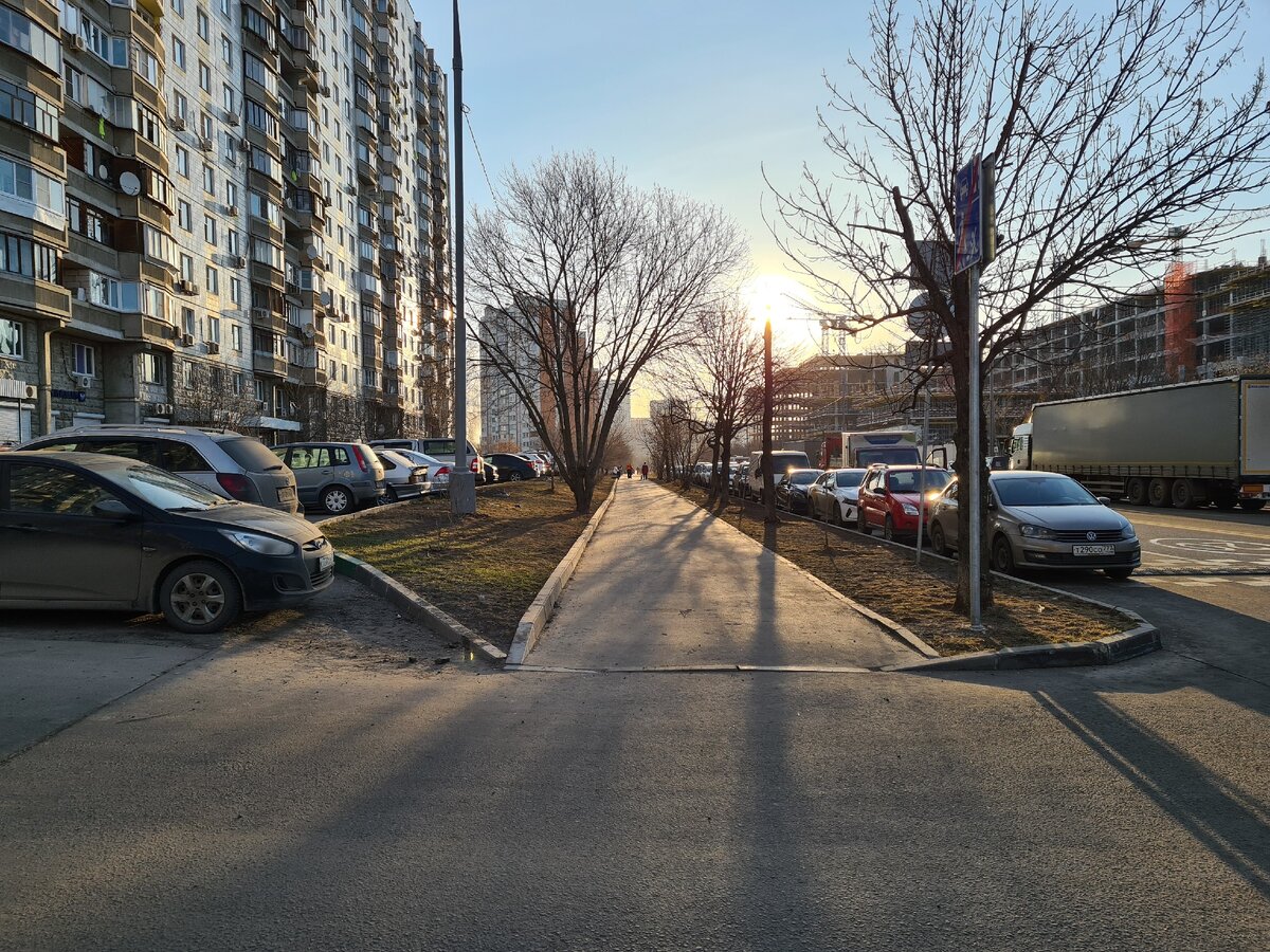 Полный круг - 4км. Поверхность - асфальт.  Сложно, опасно.