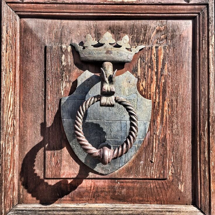 Knocker mod. Кнокер Грааль. Дверной молоток. Старинные дверные ручки. Старинный дверной молоток.