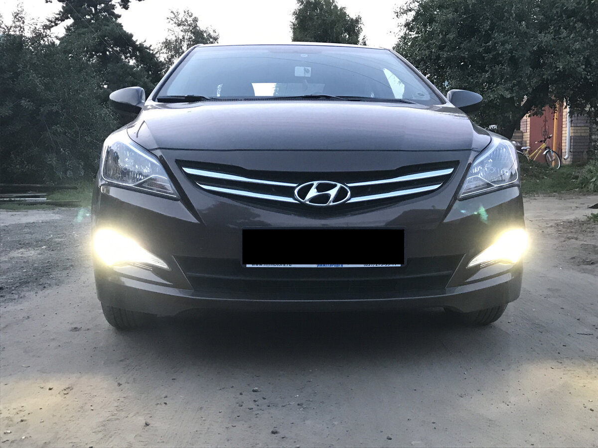 Солярис 2015 год лампы. ДХО Хендай Солярис 2015. Ходовые огни Hyundai Solaris 2015. Solaris 2015 ДХО. Светодиодные дневные ходовые огни Hyundai Solaris 2015.