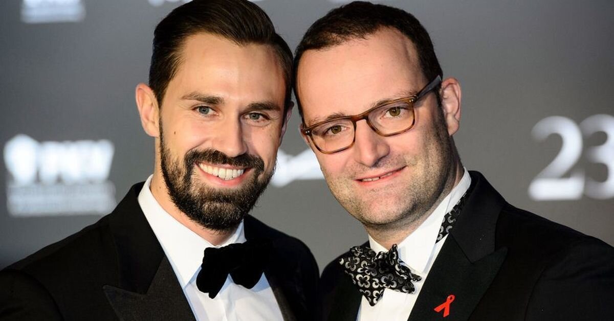 Министр здравоохранения Германия Йенс Шпан (справа) с мужем (это не шутка). Картинка из открытых источников для иллюстрации