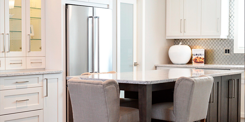 Современная кухня. Изображение ErikaWittlieb с сайта Pixabay, Pixabay License