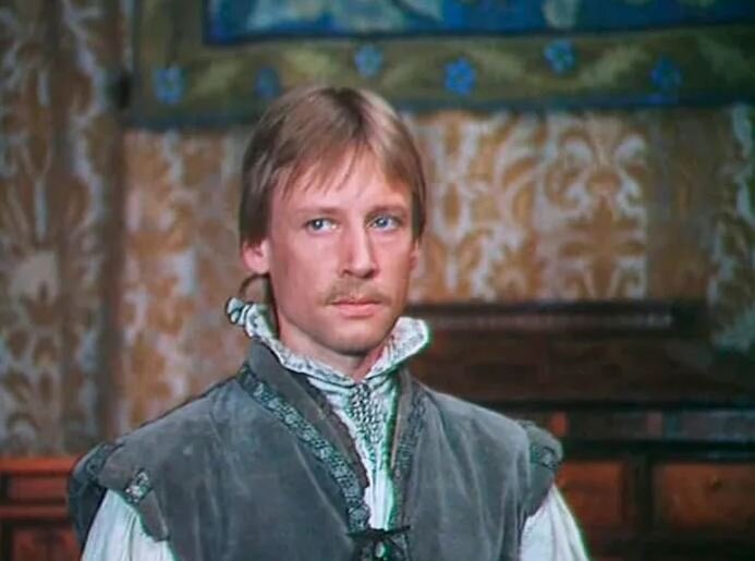 Кадр из сериала "Королева Марго". Дмитрий Харатьян в роли  де Ла Моля