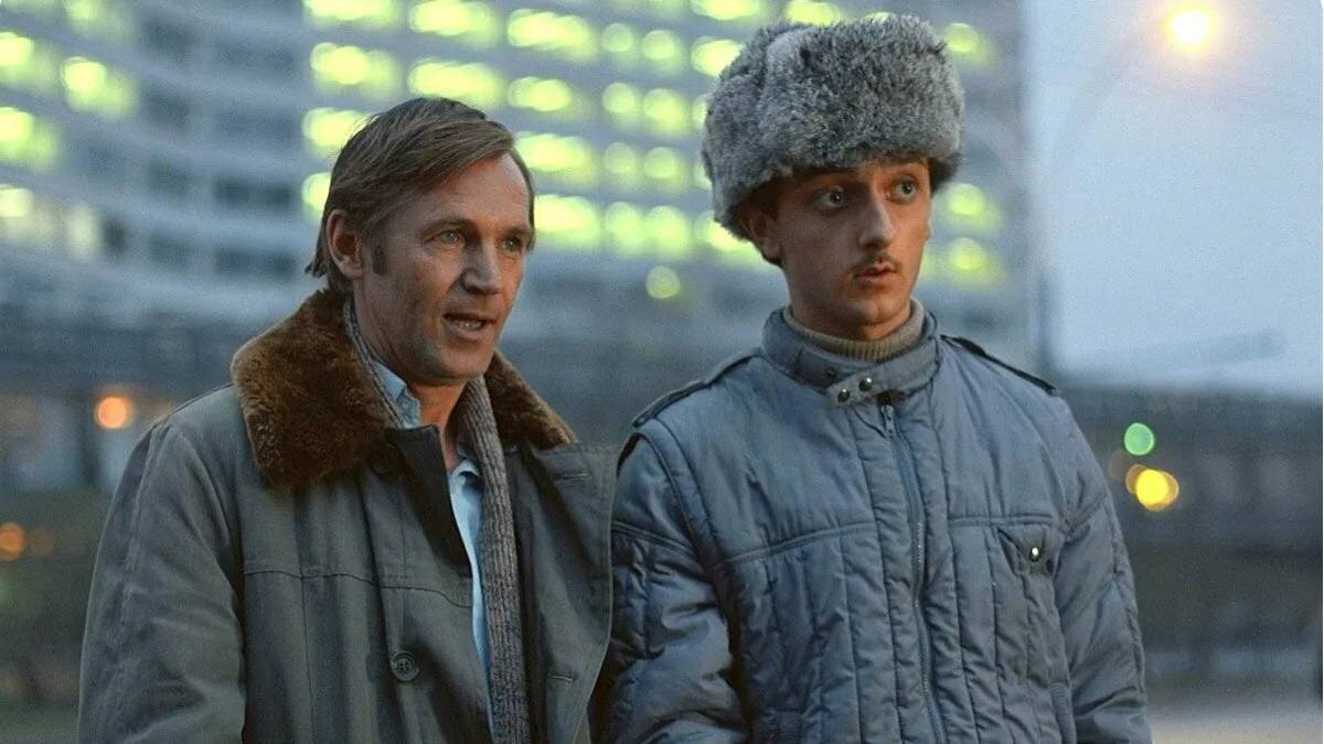 1 декабря 1986 года на экраны вышла трагикомедия Георгия Данелии «Кин-дза-дза!».-3