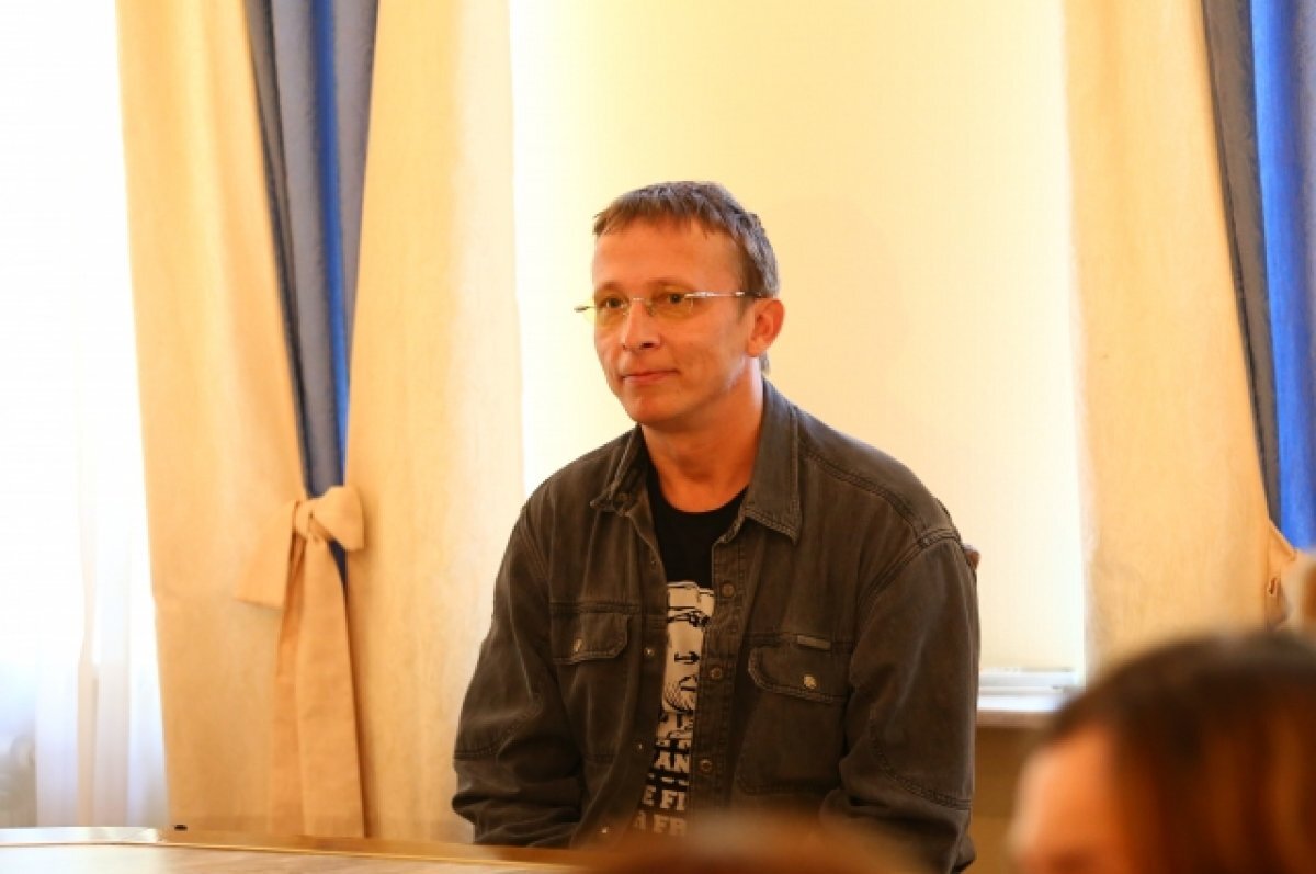    Уроженец Тульской области Иван Охлобыстин хочет стать военным священником
