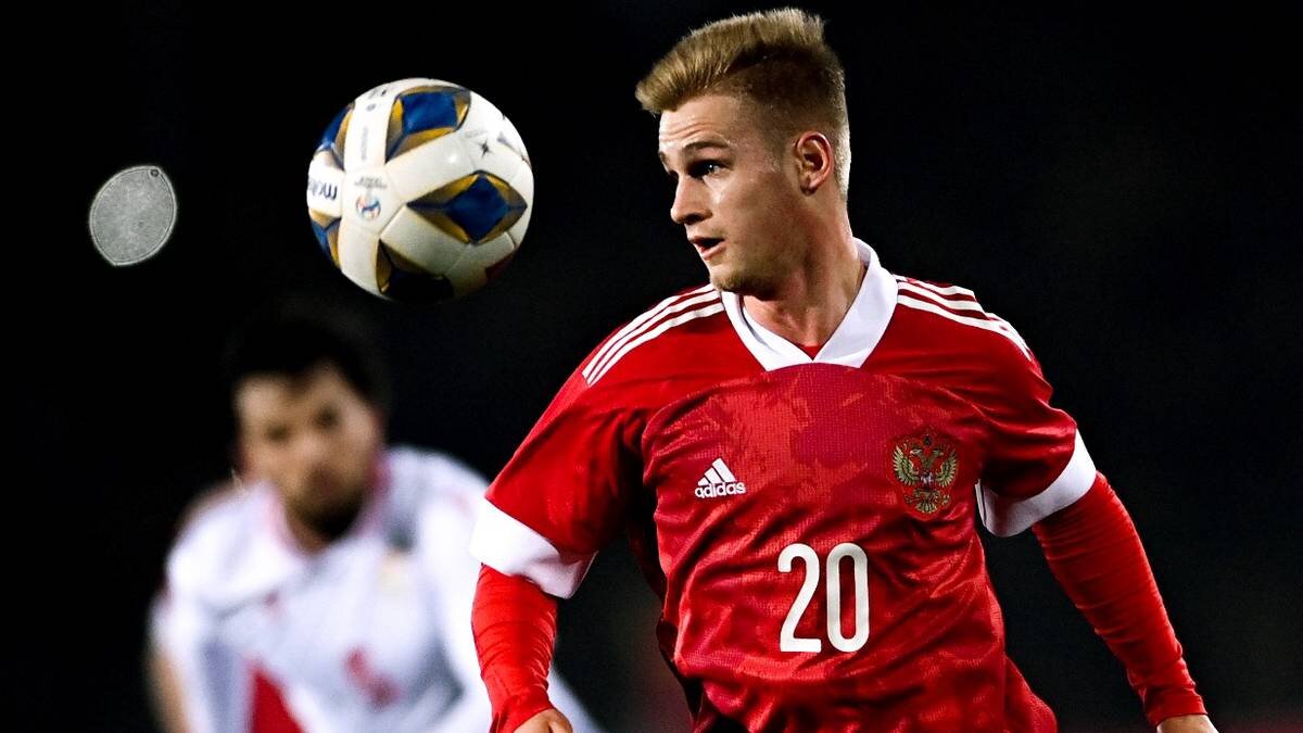    Игрок сборной России, нападающий Сергей Пиняев в товарищеском матче по футболу между сборными командами Таджикистана и России, который проходил в Душанбе / Фото: Алексей Филиппов / РИА Новости