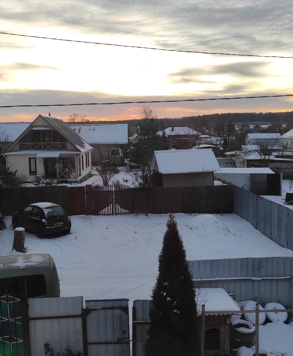 Не успеет солнце взойти - и уже падает за горизонт