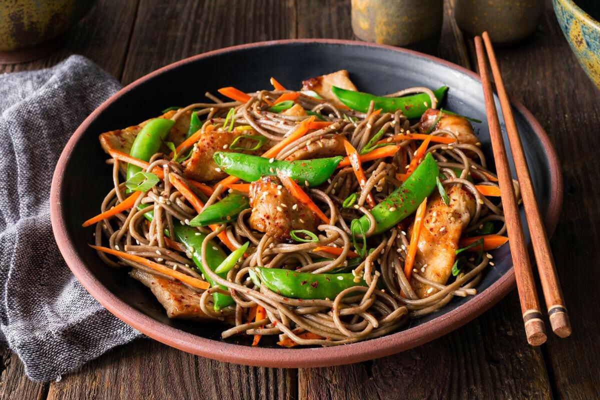 Японская гречневая лапша соба. Гречневая лапша soba Noodle. Гречневая лапша в Японии. Якисоба удон.