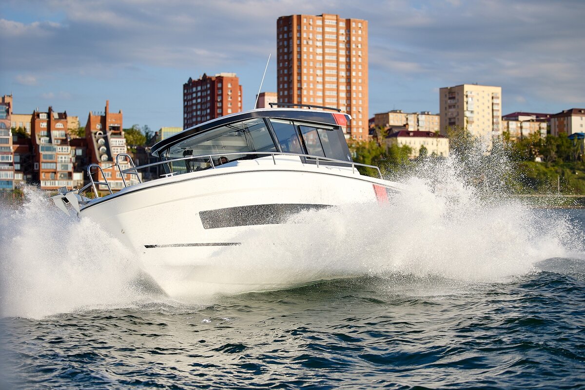 «Сухопутная» акустика в таких условиях долго не проживёт.
