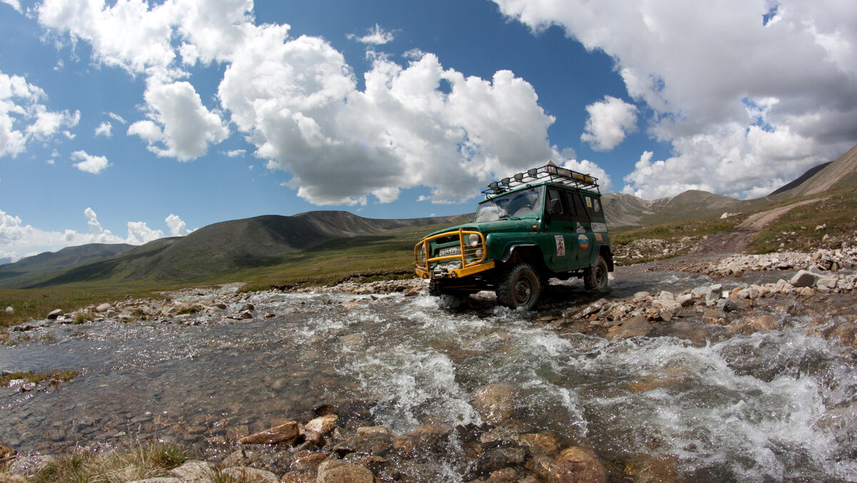 На своём первом Уазике еду на плато Укок