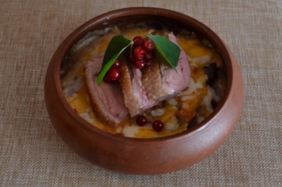    Утиная грудка с ячменной кашей.