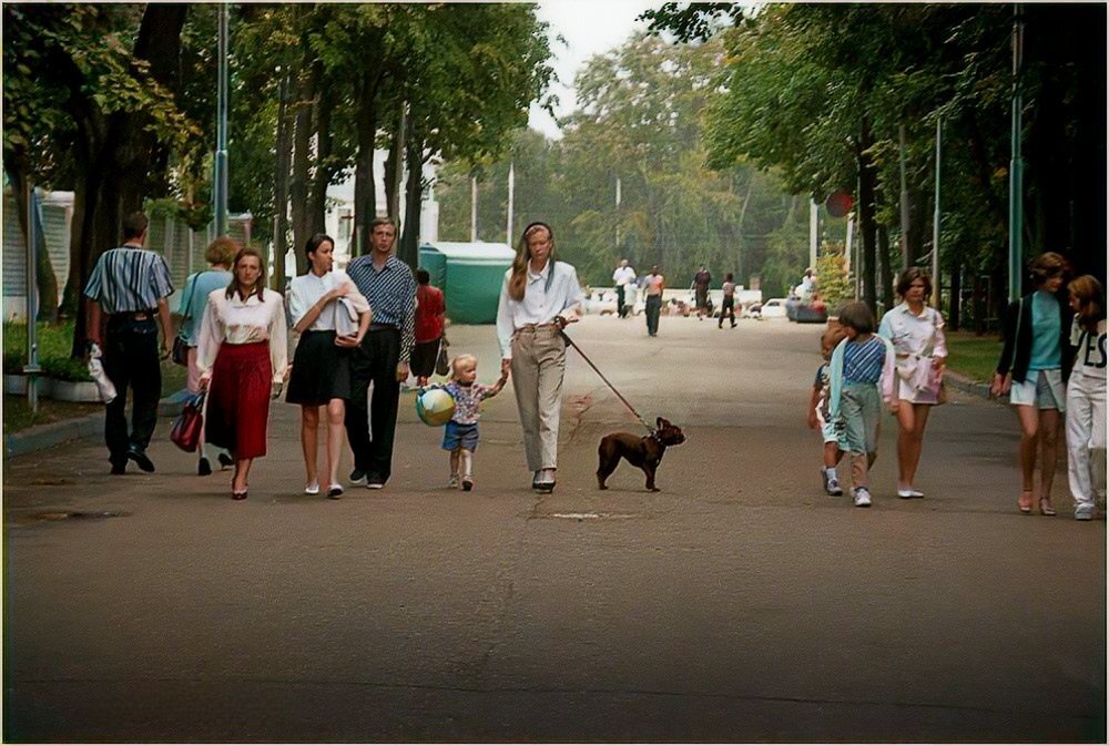 Конкурсы из 90 х. Цирк в 90-е. Парк Горького 10 лет назад. Казанские орешки 90е годы. Передачи в 90е годы.