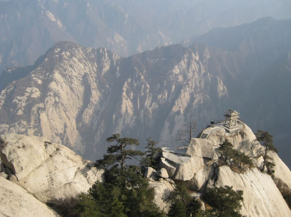 Cum arată cel mai periculos traseu de drumeții din lume