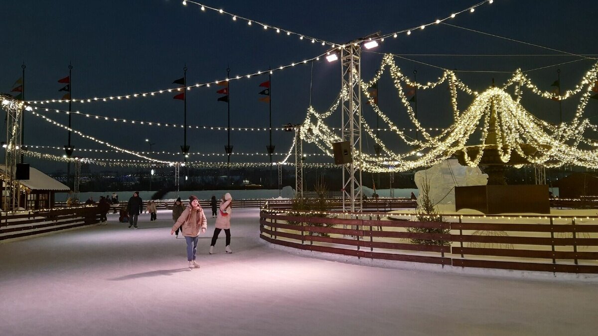     Нижегородская ярмарка продлила часы своей работы в новогоднюю ночь. Об этом сообщили в пресс-службе историко-выставочного комплекса.