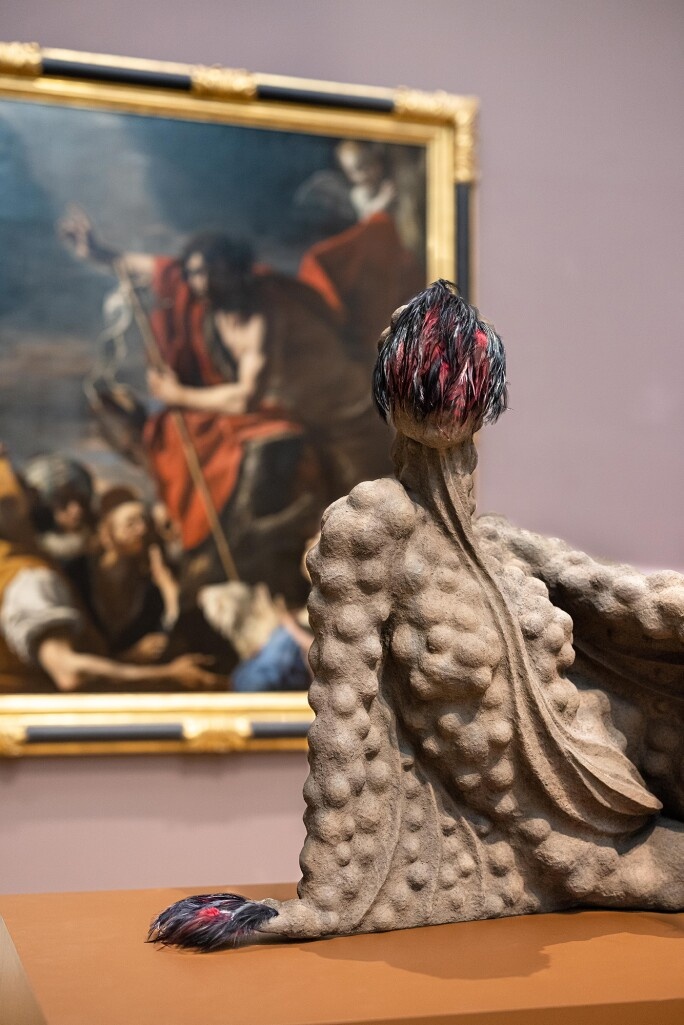 КРУПНЫЙ ПЛАН КАРТИНЫ ВАНГЕЧИ МУТУ « ПРОТЯНУТАЯ » , 2019 Г., В МУЗЕЕ ПОЧЕТНОГО ЛЕГИОНА, САН-ФРАНЦИСКО (РЭНДИ ДОДСОН / ВАНГЕЧИ МУТУ / ГАЛЕРЕЯ ГЛАДСТОНА / МУЗЕИ ИЗЯЩНЫХ ИСКУССТВ САН-ФРАНЦИСКО) ГЭРИ СЕКСТОН