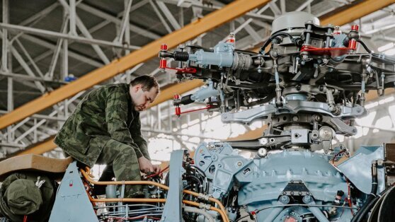    14 военных заводов войдут в "Ростех" Анна Оленькова