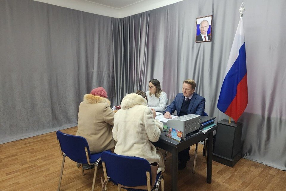     Генконсульство России в Гродно начало прием граждан. Фото: телеграм-канал посольства Россси в Беларуси