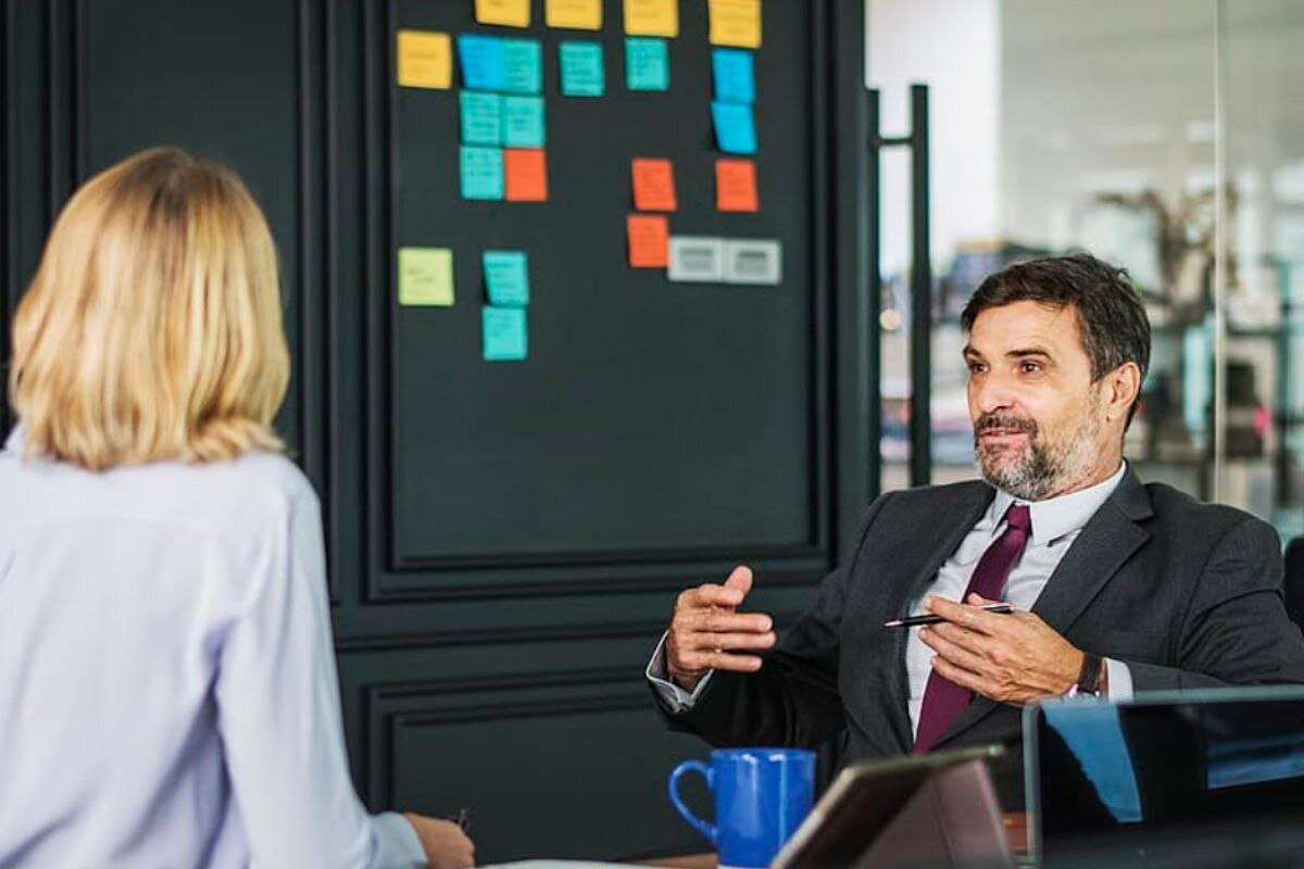     Авторитарный руководитель при грамотном подходе сможет найти общий язык с сотрудниками. Источник: piqsels.com